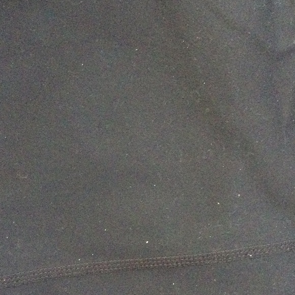 Bundle of Medium athletic leggings - Picture 5 of 5